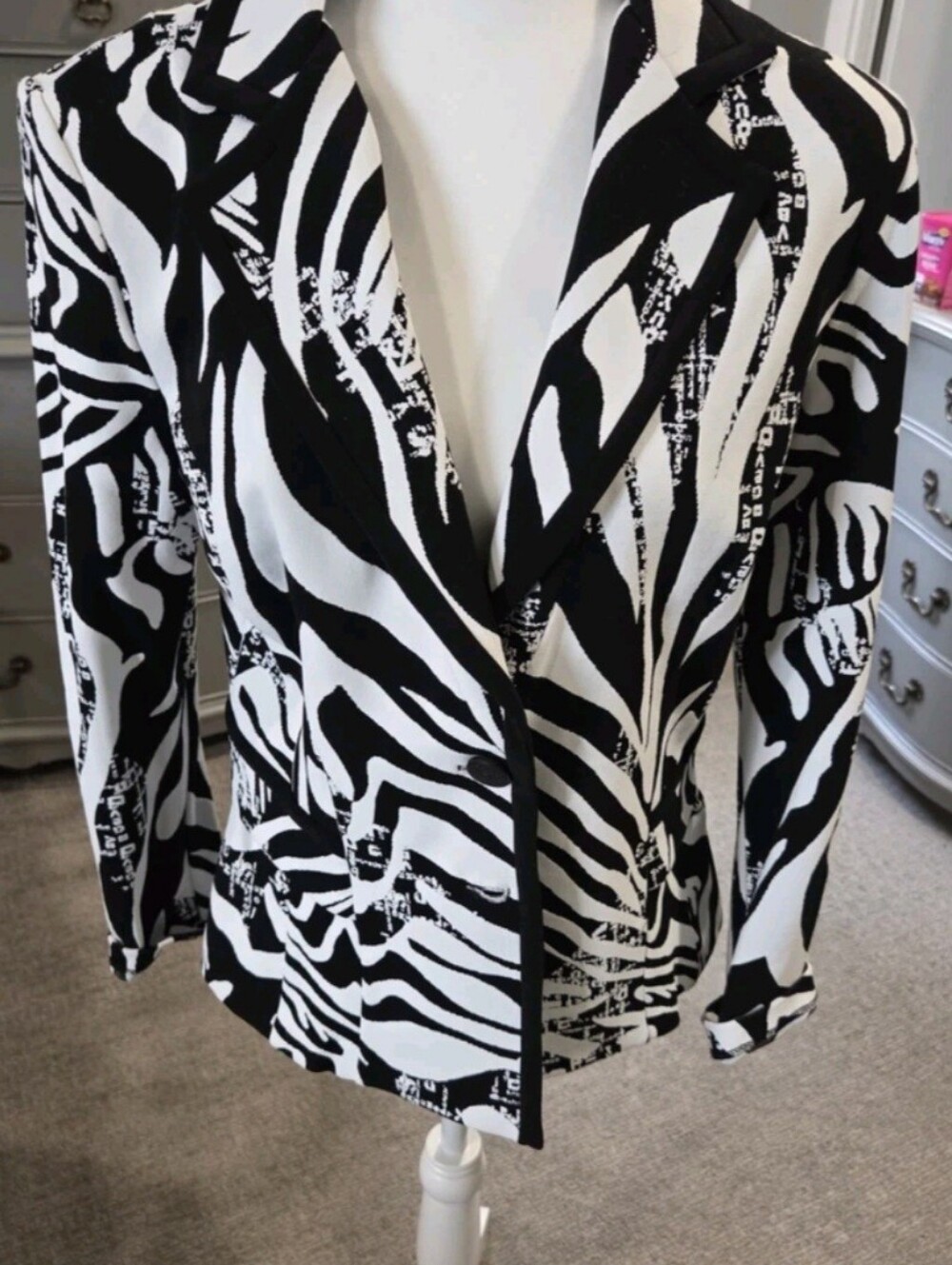 Frank Lyman Black & White Zebra Print Blazer NEVER WORN